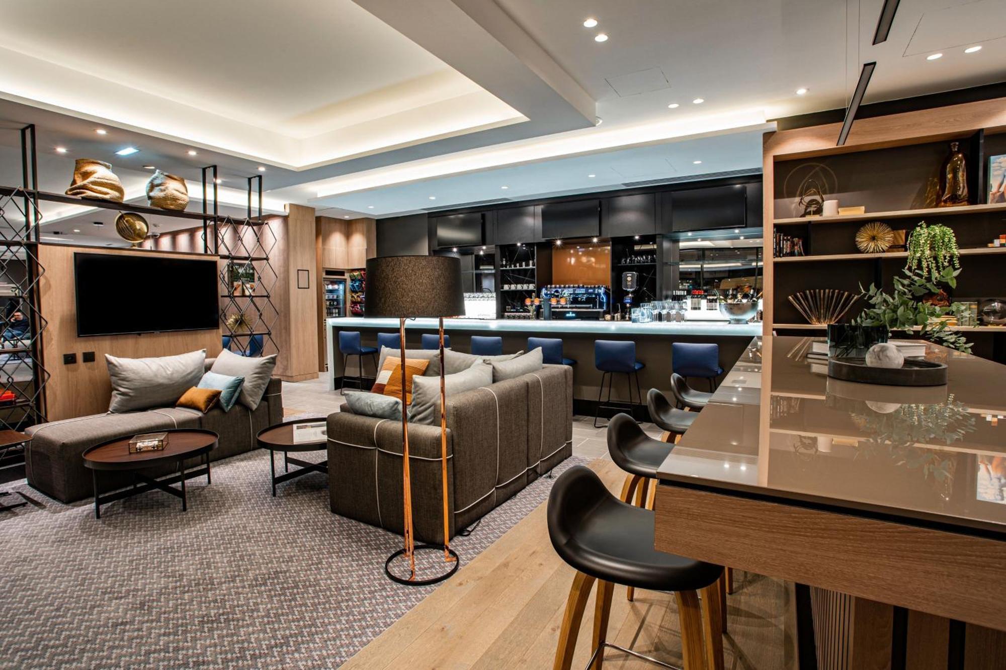 คอร์ตยาร์ด ปารีส ปอร์ต เดอ แวร์ซาย Hotel อิซซีเลมูลิโนต์ ภายนอก รูปภาพ