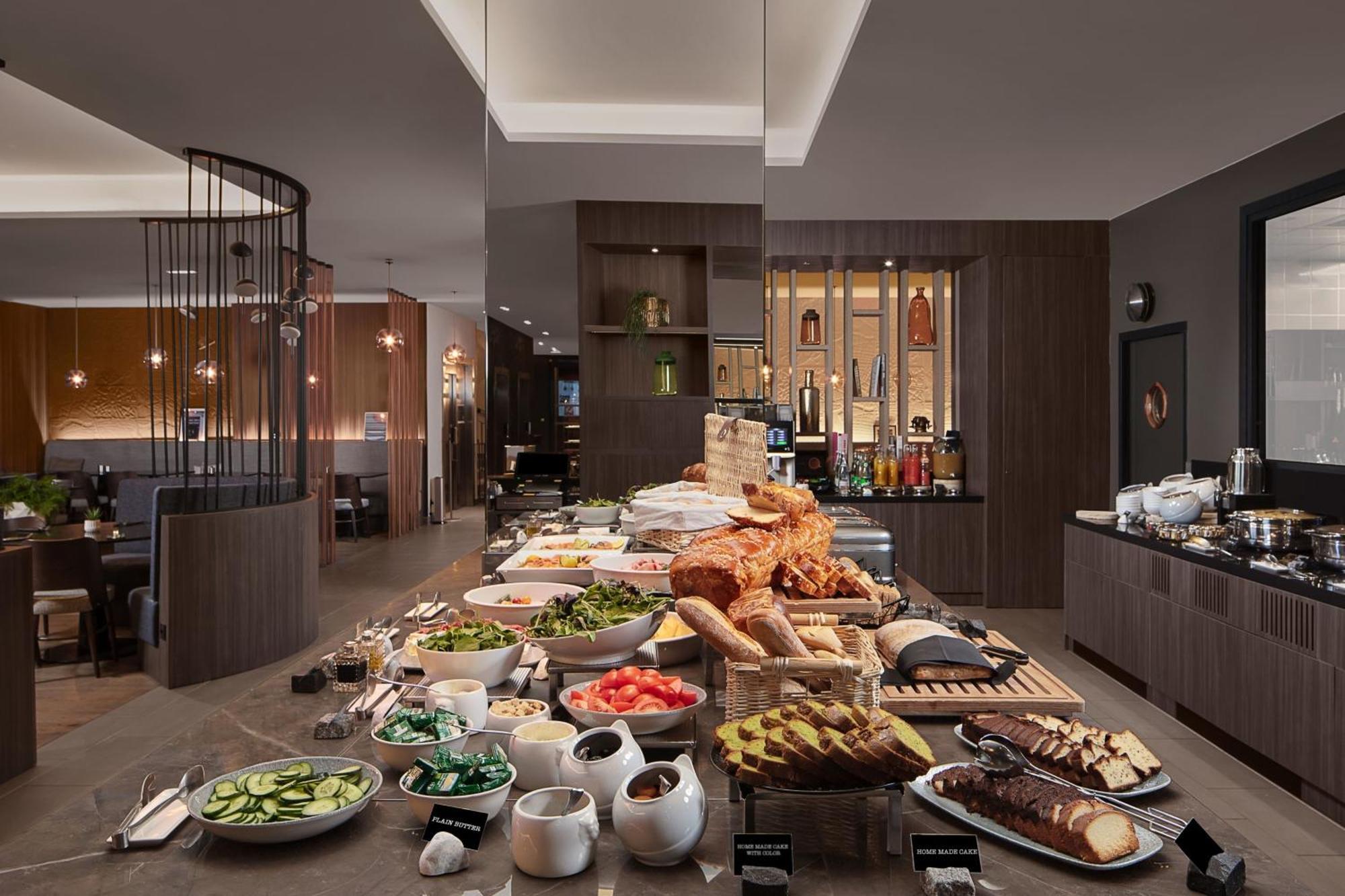 คอร์ตยาร์ด ปารีส ปอร์ต เดอ แวร์ซาย Hotel อิซซีเลมูลิโนต์ ภายนอก รูปภาพ