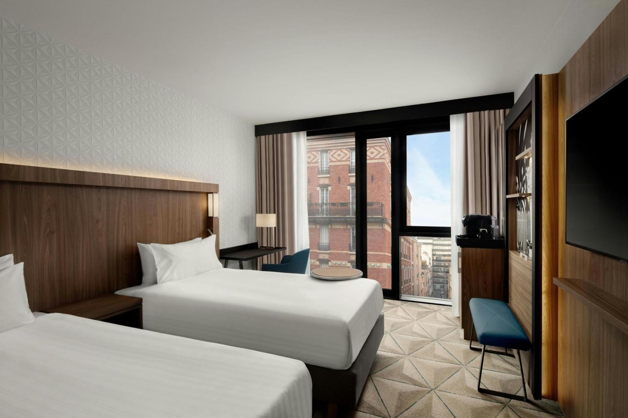 คอร์ตยาร์ด ปารีส ปอร์ต เดอ แวร์ซาย Hotel อิซซีเลมูลิโนต์ ภายนอก รูปภาพ