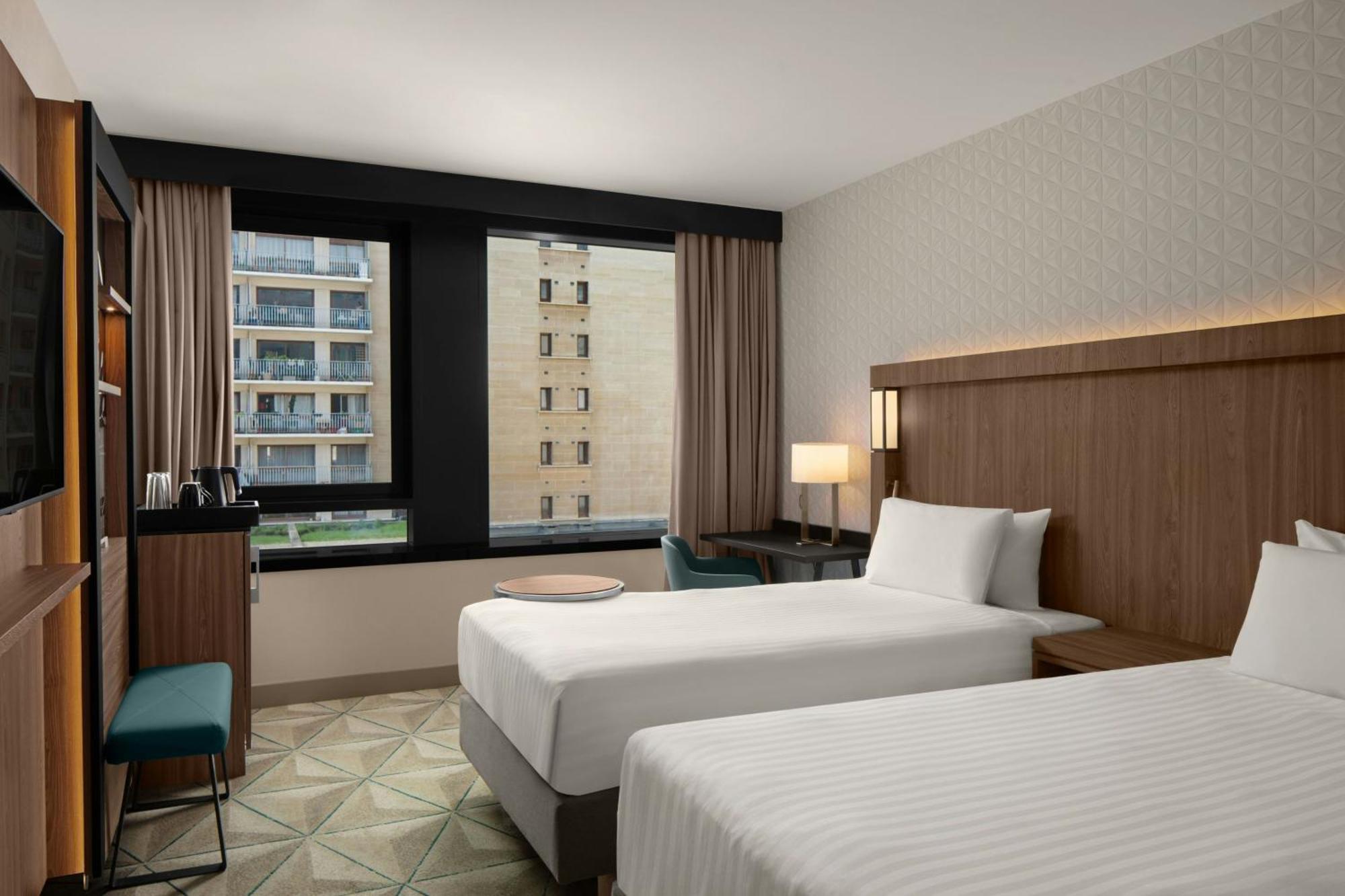 คอร์ตยาร์ด ปารีส ปอร์ต เดอ แวร์ซาย Hotel อิซซีเลมูลิโนต์ ภายนอก รูปภาพ